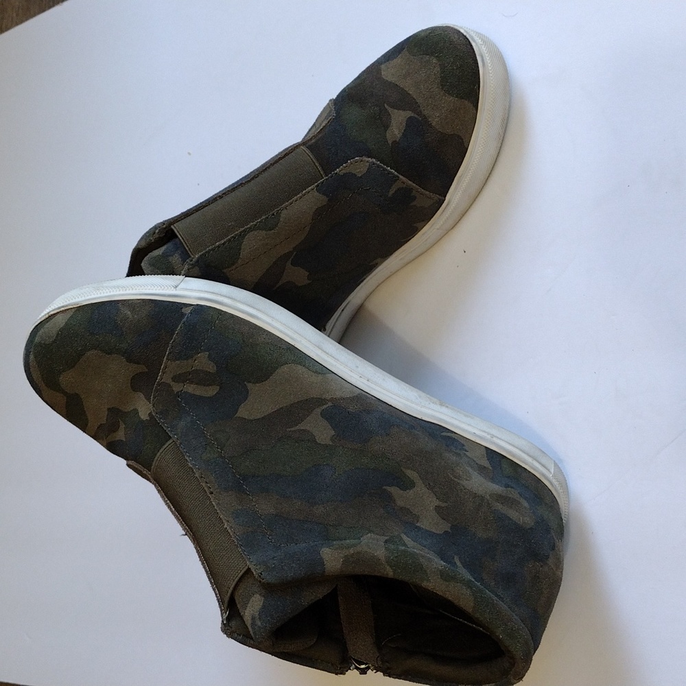 Aqua College Women Camo Waterproof Wedge booties | Size 10M